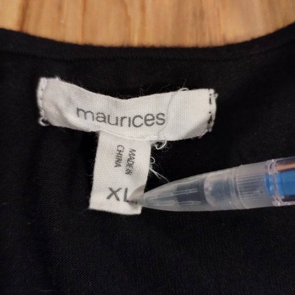 Maurice's v neck floral boxy top - Picture 6 of 9